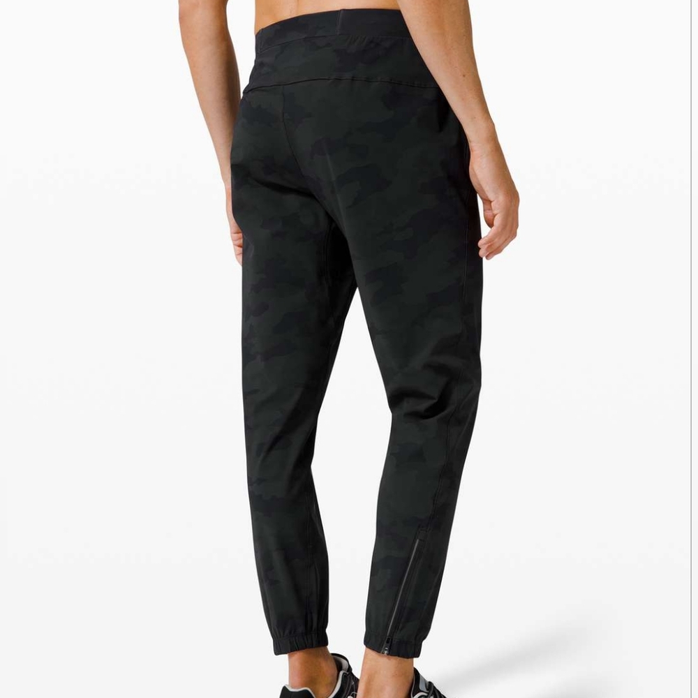 LULULEMON Surge Jogger *29 Camo Print, Gray/Black Multi *PERFECT* M - Picture 2 of 7